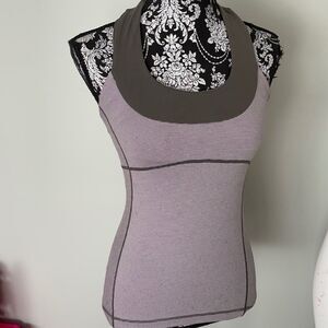 Lululemon size 4 top